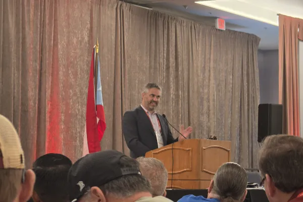 District 3 Vice President Richard Honeycutt addressing the delegates